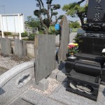 今日は、伊勢崎市の田中共同墓地にて墓誌（過去碑）の取り付けをしています。